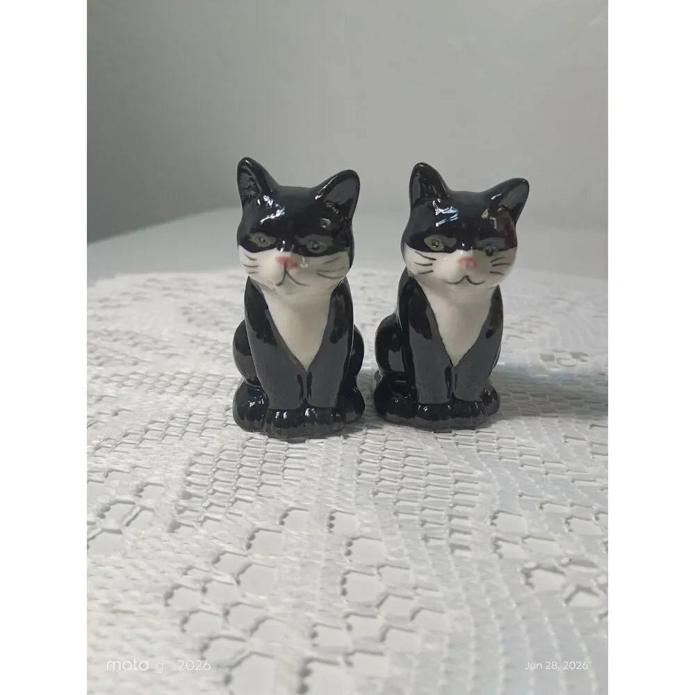 Cracker Barrel tuxedo salt